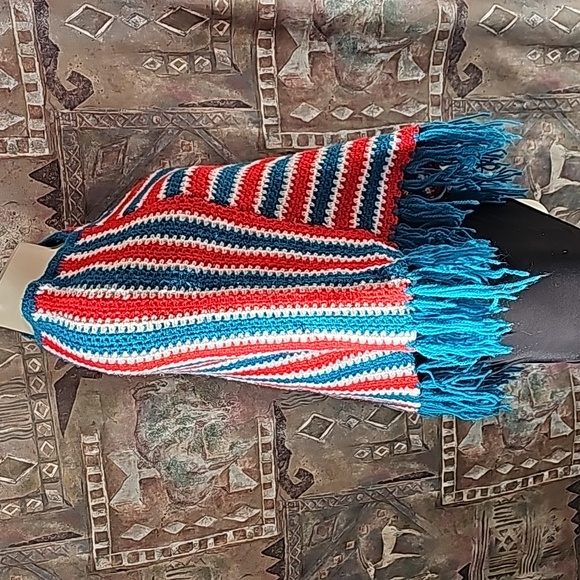 Vintage handmade handcrafted crochet Poncho colorful fringes small - Picture 4 of 11